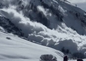 Tre skiatorë gjejnë vdekjen në Alpet e Francës si pasojë e një orteku të fuqishëm.