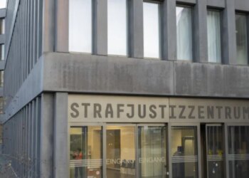 Tri shqiptare dënohen në Zvicër për tentativë transporti të kokainës të fshehur në thasë me kafe.