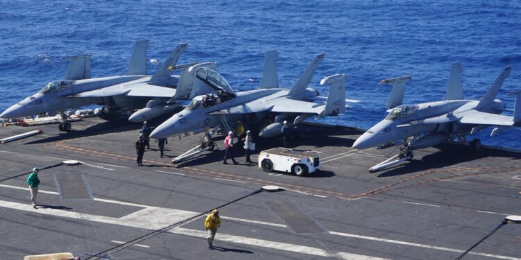 Trump analizon mundësi ushtarake ndaj Iranit, specialistët tërheqin vëmendjen për një konflikt të gjatë dhe pasojat ndërkombëtare.