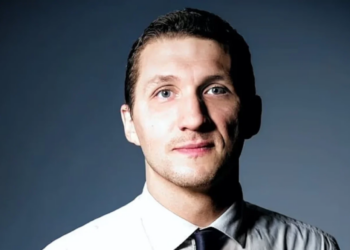 Turisti humb jetën në Brazil, rrëzohet nga 40 metra lartësi në një ujëvarë gjatë fotografimit.