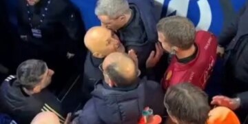 VIDEO / Dëshmohen pamjet e konfliktit mes përfaqësuesve të Juventusit dhe arbitrit… Spalletti ndërhyn për të shmangur përplasjeën