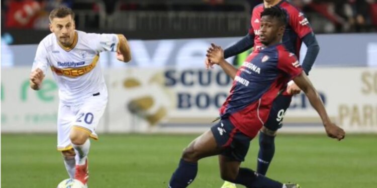 VIDEO/ Ylber Ramadani shënon gol, Lecce triumfon me rëndësi për mbijetesë ndaj Cagliarit