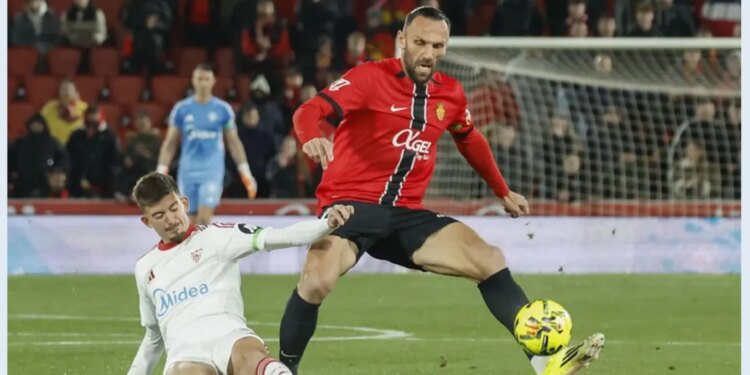 VIDEO/Muriqi realizon një tjetër gol në Spanjë, ndëshkon Sevillan ndërsa Marash Kumbulla qëndron në tribunë për shkak të një dëmtimi.