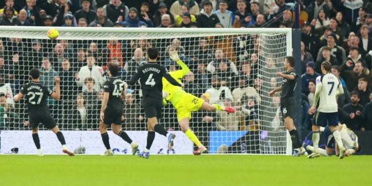 Video/ Ylli i Tottenham shënon një supergol në stilin 'akrep' dhe ndalon Cityn e Guardiolës, "Qytetarët" 6 pikë pas Arsenalit.