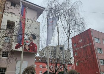 “Zgjidhni largimin ose integrimin në sistemin arsimor”, analiza nga DW: A po përfundojnë institucionet e fundit serbe në Kosovë?