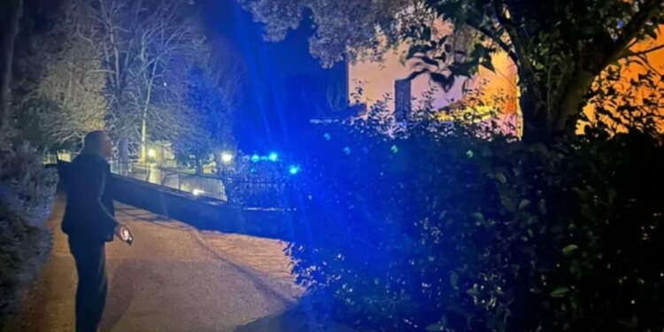 Zjarr në një banesë: identiteti i 46-vjeçarit shqiptar, që humbi jetën gjatë grabitjes, zbulohet, mes të kaluarës së tij të kriminalitetit ndaj pronës.