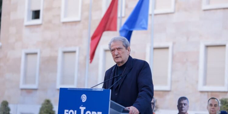 “17 Shtatori, Dita e Protestës së Madhe Paqësore” / Berisha bën thirrje për pjesëmarrje në protestë: T’i tregojmë vendin Ramës.