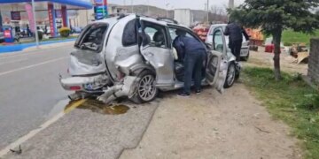 Aksidenti i rëndë ndodh mesditën e sotme në rrugën Korçë-Maliq, ku 45-vjeçari, një polic i burgjeve, humb jetën në spital.