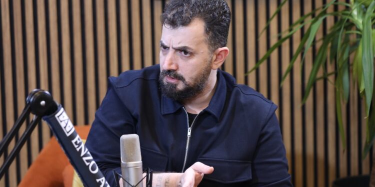 Albano Bogdo flet për ndjenjat e tij lidhur me dashurinë dhe frikën për t'u bërë baba: "Kam pasur katër fejesa, por tani duket se kam gjetur partneren e duhur."