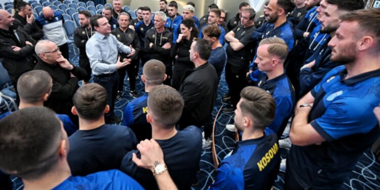 Albin Kurti, takon ekipin kombëtar të Kosovës para ndeshjes me Turqinë: Besoni në vetvete, ashtu siç ne besojmë në ju.