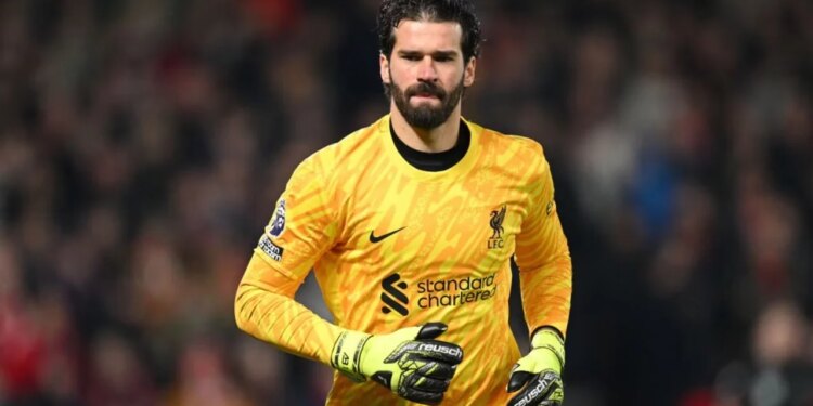 Alisson i afron rikthimit në Itali, Interi dhe Juventusi konkurrojnë për portierin brazilian.