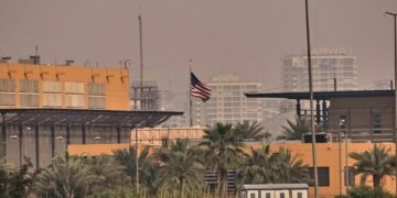 Ambasada e Shteteve të Bashkuara në Irak njofton qytetarët e saj: Të largohen sa më shpejt nga zona.