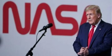 “Amerika e para”: Trump vazhdon të shtyjë për misionet në Hënë, NASA përballet me konkurrencën kineze.
