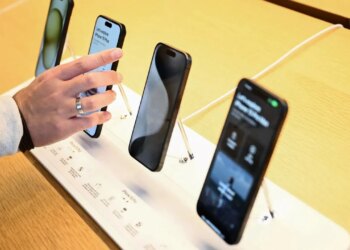 Apple sjell një revolucion me Siri, asistentin e ri bazuar në AI, i cili do të operojë si chatbot dhe do të menaxhojë aplikacionet.