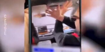 Arrestimi i katër shqiptarëve në Serbi për përdorimin e simboleve kuqezi dhe publikimi i një videoklipe me këngë patriotike dhe shqiponjën dykrenare