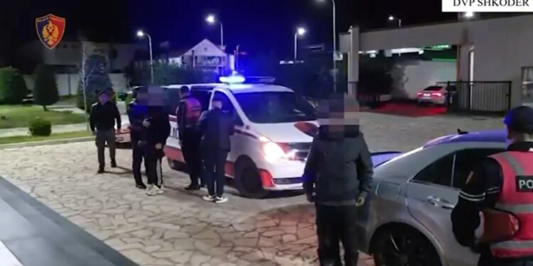 Arrestohet 27-vjeçari në Koplik për ndihmën dhënë emigrantëve në kalimin e paligjshëm të kufirit