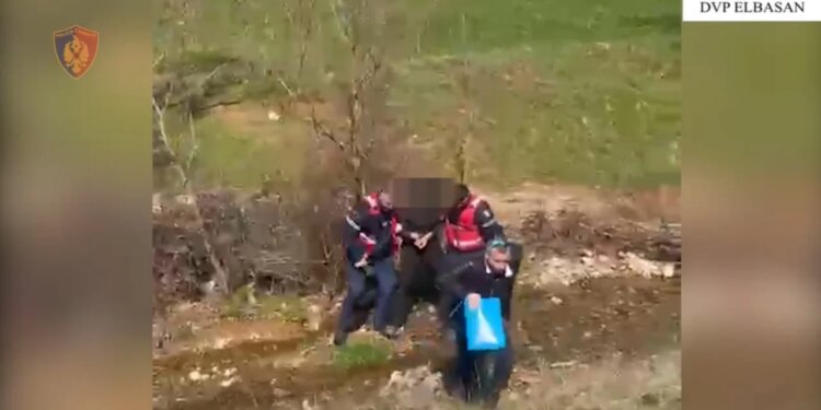 Arrestohet 37-vjeçari në Elbasan, i cili ishte dënuar me 9 vite burg nga GJKKO për pjesëmarrje në grup kriminal.