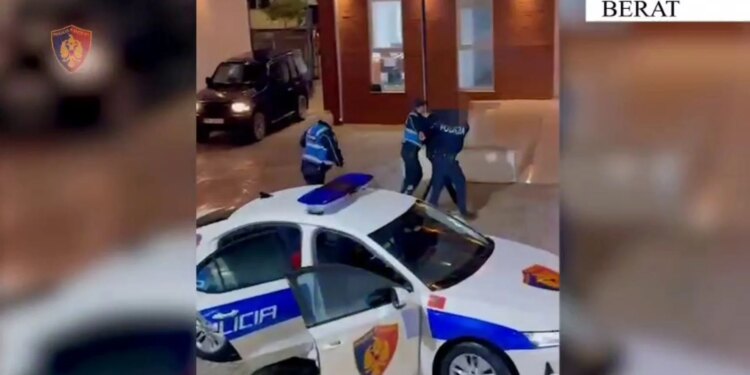 Arrestohet 49-vjeçari në Berat pasi plagosi me thikë një shtetas pas një konflikti.