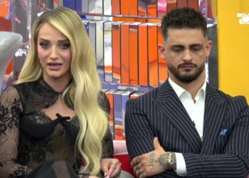 “Arsyeja për të cilën e ftuam Mirin në dasmë”, Selin: Nuk kam më akuza për një lidhje me burrë të martuar.