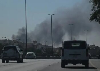 Atentat pranë ambasadës amerikane në Kuvajt, autoritetet e SHBA-së paralajmërojnë qytetarët e tyre: Qëndroni në shtëpi deri në njoftimin e mëtejshëm.