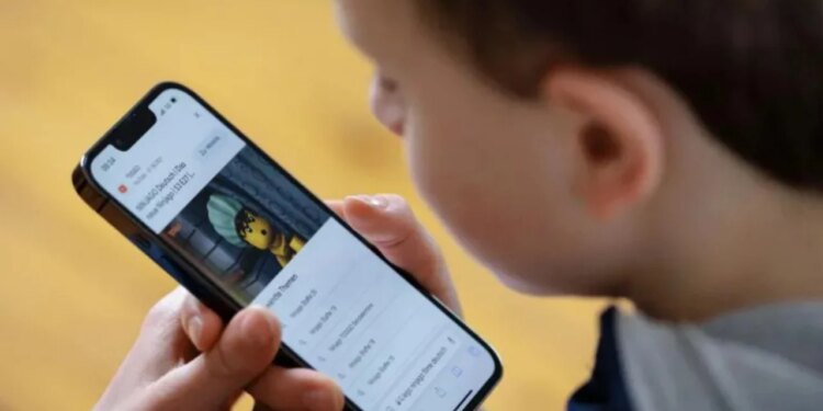 Austria ka në plan të ndalojë përdorimin e rrjeteve sociale për fëmijët e moshës nën 14 vjeç, me argumentin se këto platforma krijojnë varësi nga përmbajtje të dëmshme.