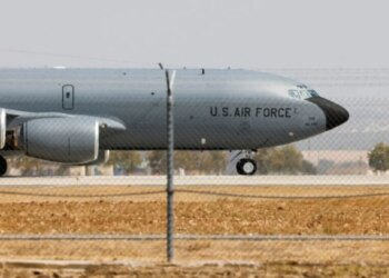 Avionët amerikanë braktisin Spanjën, pasi qeveria e Madridit kundërshton përdorimin e bazave të saj për sulme ndaj Iranit.