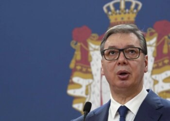 BE “i ofron një dorë” Serbisë? Raportuesi në PE: Procesi i anëtarësimit ka bllokuar, situata është përkeqësuar.