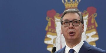 BE “i ofron një dorë” Serbisë? Raportuesi në PE: Procesi i anëtarësimit ka bllokuar, situata është përkeqësuar.