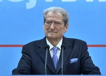 Berisha e sfidon Bordin e Transparencës për shtrenjtimin e naftës: Qeveria duhet të reduktojë taksat.