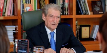 Berisha i dorëzon stafetën Karakaçit, dhe për Ballukun thotë: U paraqit si heroinë duke sfiduar qytetarët.