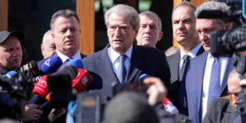 Berisha shpall protestën e ardhshme: Më 22 mars, qytetarët ftohen të dalin në rrugët e Tiranës.