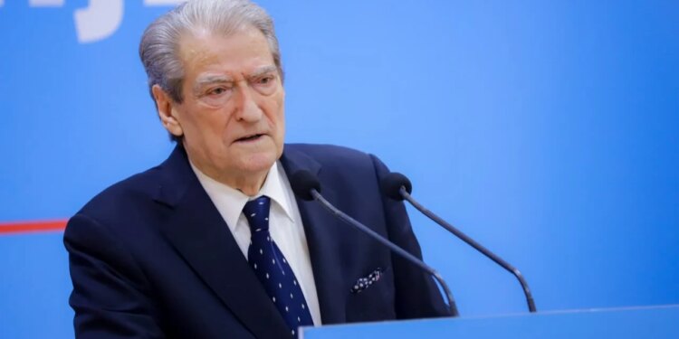 Betimi i shtatë ministrave të rinj para Presidentit Begaj, Berisha: Një ceremoni e çuditshme për 35 vitet e fundit