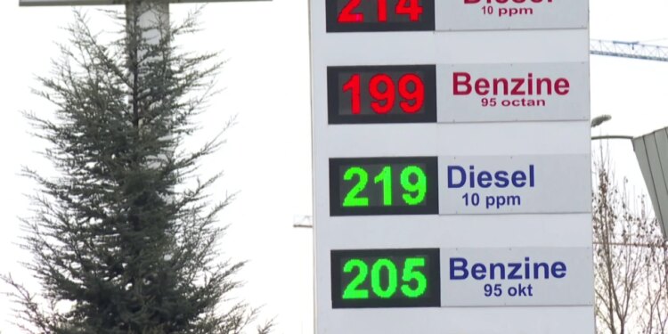 Bordi i Transparencës përcakton çmimin maksimal të hidrokarbureve, nafta nuk do të shitet mbi 203 lekë për litër.