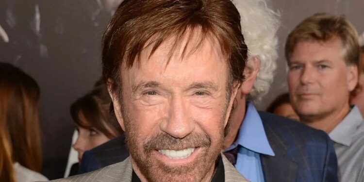 Bota kineastike në pikëllim: Ikona e Hollywood-it, Chuck Norris, vdes në moshën 86-vjeçare.