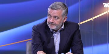 Brenda Partisë Socialiste, Klosi në "Shqipëria Live": Janë duke u zhvilluar diskutime, por për vendimet kryesore jemi plotësisht të bashkuar; Balluku nuk përballet me akuza për korrupsion.