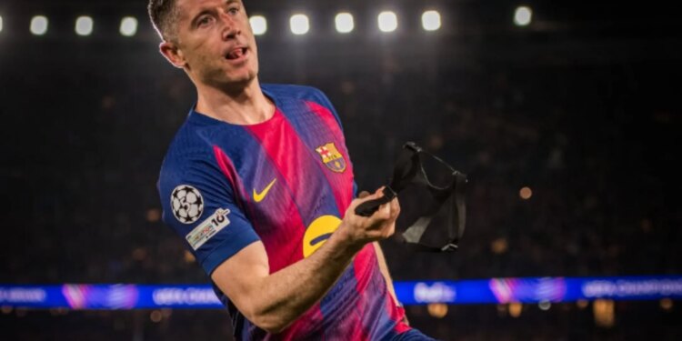 Champions League: Lewandowski kalon legjendën Lionel Messi me 41 gola të shënuar për skuadrat e tij.