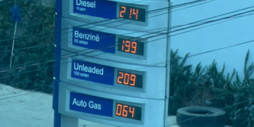 Çmimi i naftës në Shqipëri arrin në 214 lekë, rreth 40 lekë më i lartë se përpara luftës.