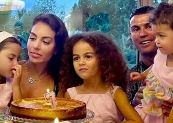 Cristiano Ronaldo uron 8 Marsin, Dita Ndërkombëtare e Gruas: Çdoherë i mbështetur nga gra të forta.