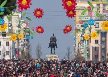 Dita e Verës: Ndryshime në trafikun e Tiranës për dy ditë. Si do të organizohet qarkullimi dhe levizja e automjeteve më 14 mars.