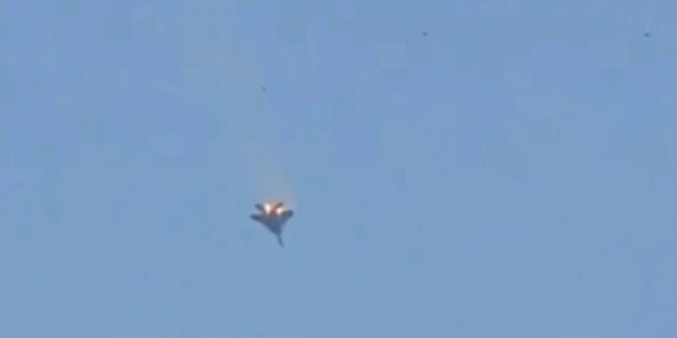 Dron sulmon bazën ajrore në Kuvajt, një avion ushtarak italian shkatërrohet.