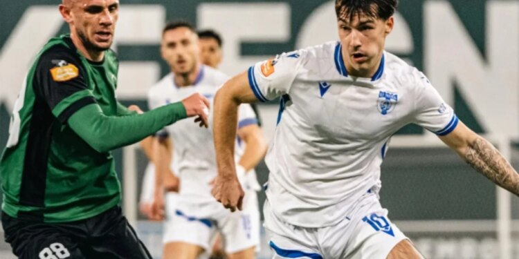 Egnatia triumfon ndaj Teutës në një ndeshje të mbushur me emocione në Rrogozhinë, duke shënuar gjashtë gola, duke përfshirë një penallti dhe një karton të kuq, dhe i afrohet Vllaznisë në vendin e parë.