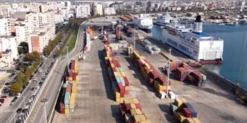 Eksportuesit kërkojnë mbështetje/ Propozojnë në Kuvend të vendoset kurs këmbimi fiks dhe heqje taksash për shkak të rënies së euros.