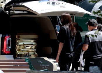 El Mencho i jepet një varrim të madh në një arkivol të artë, funerali i tij në Meksikë nën mbikëqyrje të rreptë الأمنية.