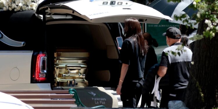 El Mencho i jepet një varrim të madh në një arkivol të artë, funerali i tij në Meksikë nën mbikëqyrje të rreptë الأمنية.