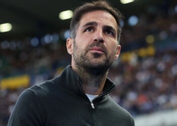 Fabregas shkakton polemika mes trajnerëve më të njohur të Serie A: Nga Allegri te Gasperini, përplasjet që e përcaktojnë spanjollin si një figurë të njohur te Como.