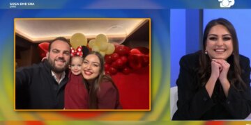 Falenderon bashkëshortin pas një dedikimi romantik gjatë transmetimit në 'Goca dhe Gra' – Sara Mila flet për jetën familjare