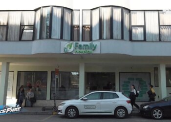 Fiks Fare: “Për shkak të operacionit, nuk arrij dot të marr frymë”, pacienti akuzon Family Hospital për deformimin e hundës.