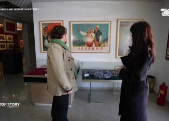 Filmi tronditës “Rrethi i kujtesës” prezanton veshjet origjinale të Marjeta Larjas gjatë burgosjes në AQSHF.