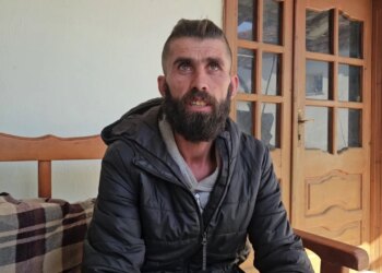 Foshnja 2-muajshe humb jetën, prindërit i fajësojnë mjekët: E çuam në spital për shkak të mosushqyerjes, ata na thanë të ktheheshim.