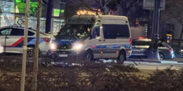 Foto+Video/ "Përballja" e Botërorit për kuqezinjtë, polakët bllokojnë tifozët shqiptarë në Varshavë